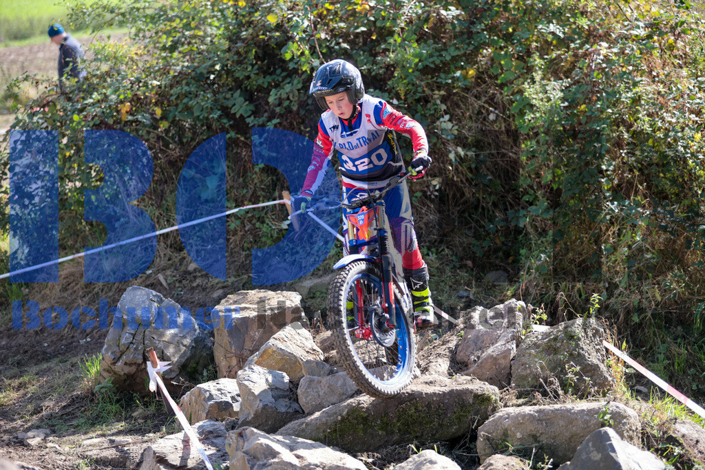 SES_DMTRIA20240929-23 | bond - Realisiert mit Pictrs.com