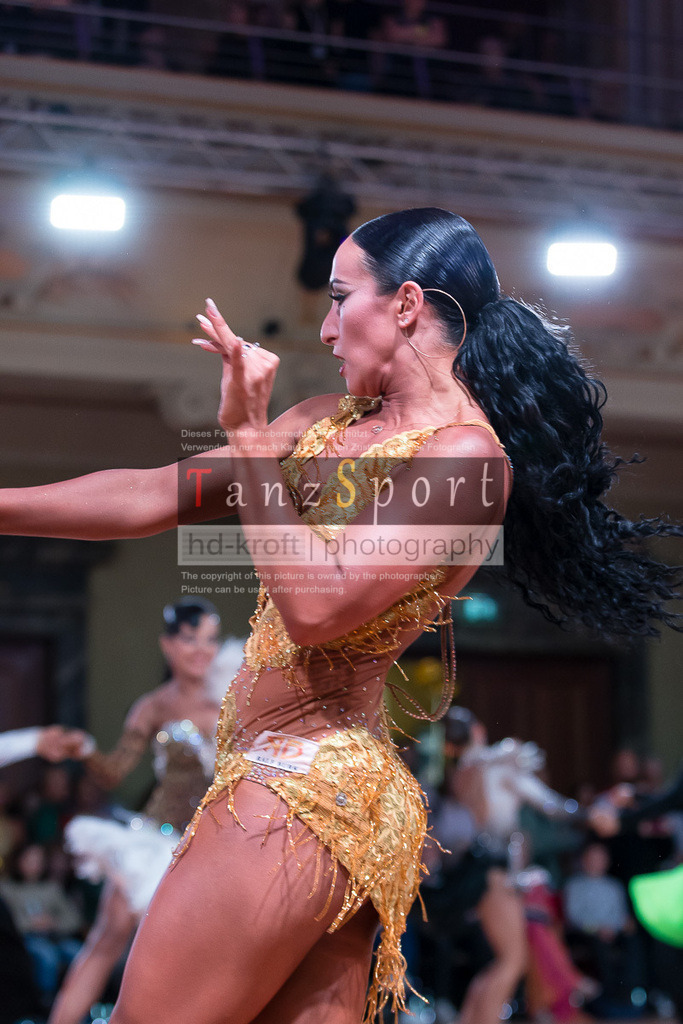 20240706_WDSF_WO_Latin_9327 | Tanzsportbilder, Standardtanz, Lateintanz, WDSF, DTV, LTVB, dancecomp, goc, hessen tanzt, blaues band der spree, walzer, tango, wiener walzer, slowfox, quickstepp, samba, rumba, cha-cha-cha, paso doble. jive, hd-kroft photography, turniertanzsport