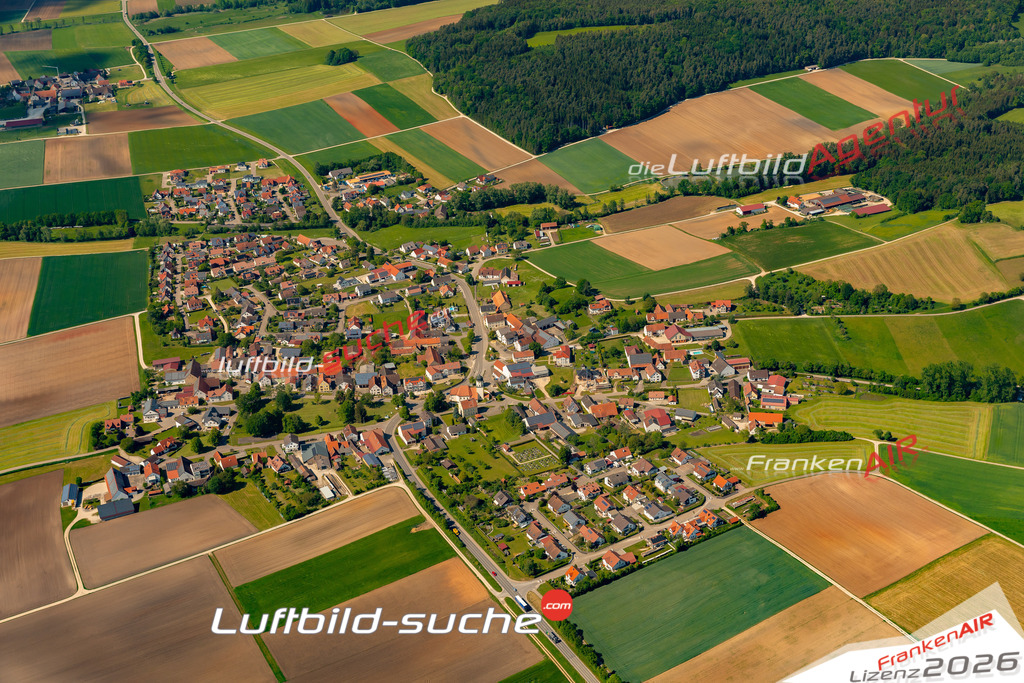 Das Luftbild zeigt : Amerbach Wemding - Die Luftaufnahme wurde 2024 vom UL-Flugzeug aus erstellt ( keine Drohne ) - Hochauflösende Luftaufnahme - Für grossformatige Ausdrucke geeignet. Die Geschenkidee !Mit Lizenz und Bildrechte bestellbar