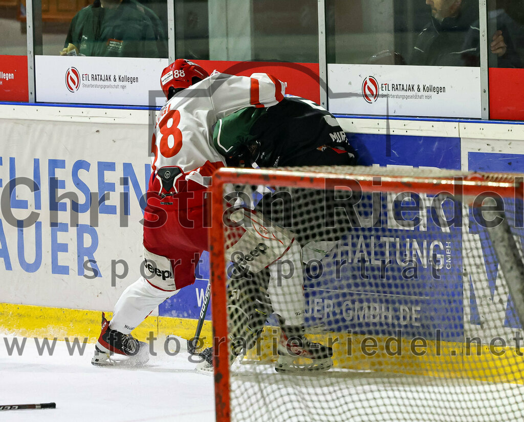2022-11-13_123_TSV_Erding_gegen_TEV_Miesbach | Erding, Deutschland, 13.11.2022:
Eishockey, Bayernliga 2022 / 2023, 13. Spieltag, TSV Erding gegen TEV Miesbach, Endergebnis: 

Foto: Christian Riedel / fotografie-riedel.net