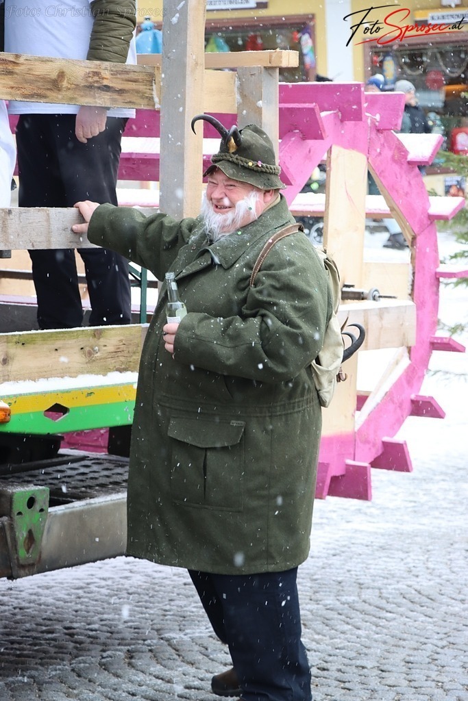 fasching2026-mariazell (60) | Mit meiner Kamera halte ich besondere Augenblicke, faszinierende Landschaften und interessante Details fest. Dabei entstehen ganz unterschiedliche Aufnahmen – von stimmungsvollen Landschaftsfotografien und beeindruckenden Drohnenaufnahmen über Pressefotos - Realisiert mit Pictrs.com