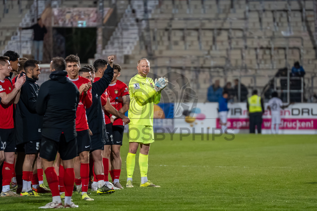 SG Sonnenhof Großaspach vs. SGV Freiberg, Fussball, Regionalliga Suedwest, 30. Spieltag, 22.04.2026 | SG Sonnenhof bedankt sich bei den Fans,SG Sonnenhof Großaspach vs. SGV Freiberg, Fussball, Regionalliga Suedwest, 30. Spieltag, 22.04.2026