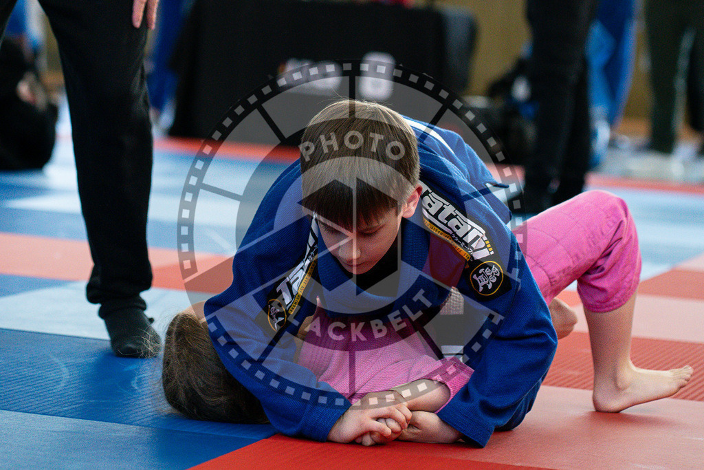 20250510PBB0239 | Athletes compete during the JJLG Berlin Open Jiu-Jitsu Championship on May 10, 2025 in Berlin, Germany. © Chiara Dazi / photoblackbelt