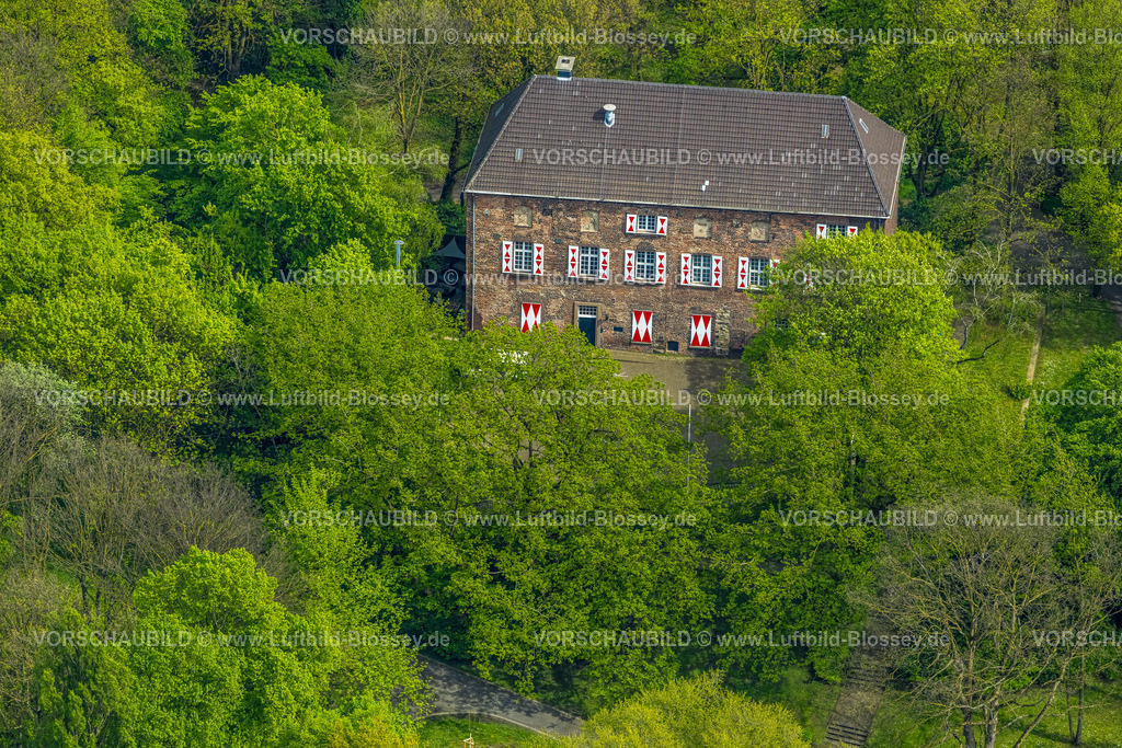 Oberhausen240402017 | Luftbild, Kastell in Holten mit bunten Fensterladen, grüner Wald, Holten, Oberhausen, Ruhrgebiet, Nordrhein-Westfalen, Deutschland