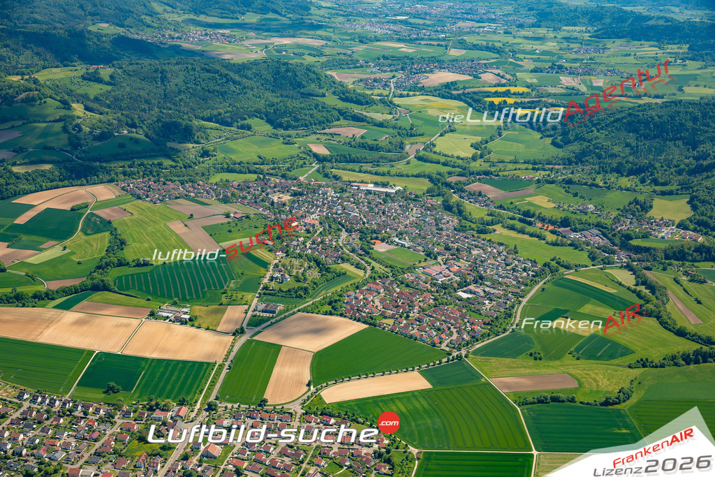 Klassische Luftaufnahme ohne Drohne zeigt:Westheim bei Rosengarten - Die Luftbildaufnahme wurde 2025 vom UL-Flugzeug heraus erstellt ( keine Drohne ) - Hochauflösende Luftaufnahme -Nicht vergleichbar mit Google Maps oder Satelittenbilder- Die Geschenkidee !Mit Lizenz und Bildrechte bestellbar