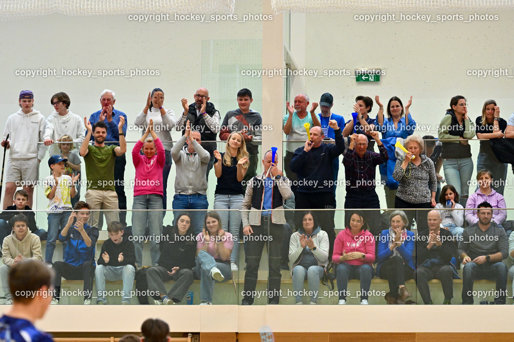 VSV Unihockye vs. KAC Floorball | Jubel VSV Unihockey Fans, VSV Unihockye vs. KAC Floorball, VSV Unihockye vs. KAC Floorball am 13.04.2025 in Villach (Ballspielhalle St. Martin), Austria, (Photo by Bernd Stefan)