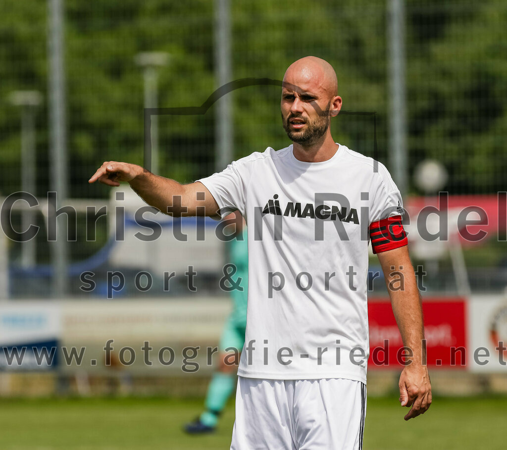 2023-07-08_057_FC_Finsing_gegen_SG_Markt_Schwaben | Finsing, Deutschland, 08.07.2023:
Fußball, Kreisliga 2023 / 2024, Testspiel, FC Finsing gegen SG Markt Schwaben, Endergebnis: 7:0

Jannis Giannantonio-Tillmann (SG Markt Schwaben, #2)

Foto: Christian Riedel / fotografie-riedel.net