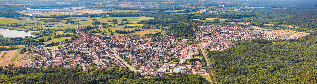 Luftbild: Panorama der Stadt von Norden in Jockgrim im Bundesland Rheinland-Pfalz in Deutschland. Foto: IMG_40523().jpg vom 29.05.2011 durch Werner Riehm/FLY-FOTO.de