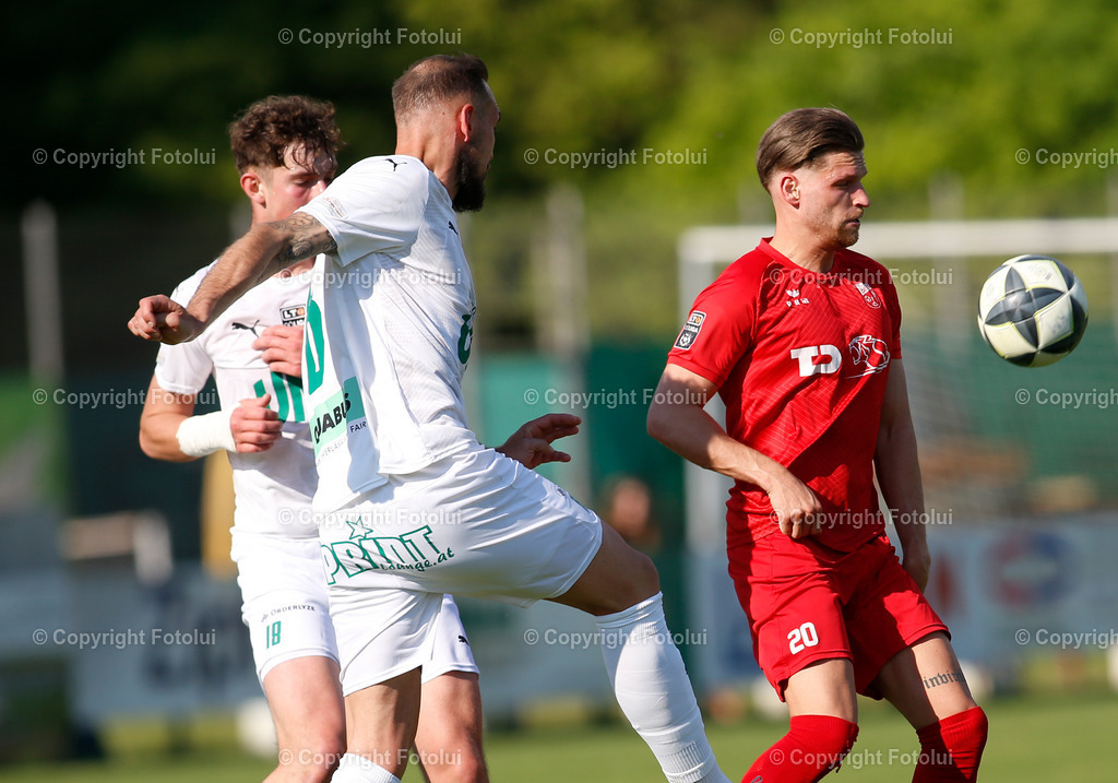 A_LUI_090526_21 | SPORT FUSSBALL LT1 OOE LIGA ASKOE OEDT 1B -UNION GSCHWAND 09.052026 IM BILD: MICHAEL LEONHARTSBERGER (OEDT 1B) UND DAVID WINDISCHBAUER UND ZVONIMIR SIROCIC (GSCHWAND) FOTO: FOTOLUI