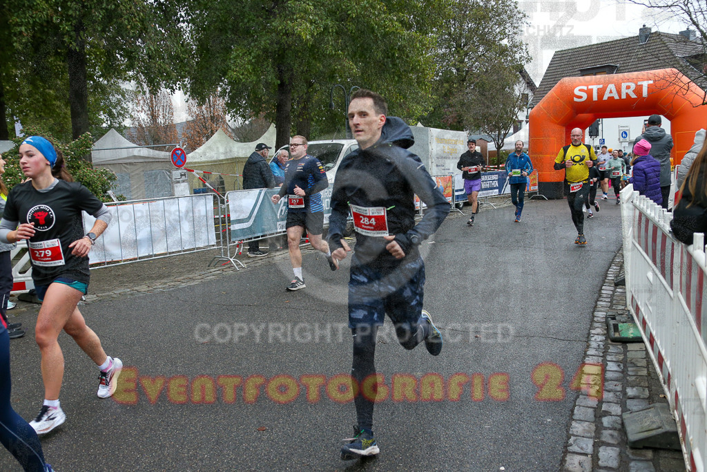 251130_1143_EX1_8442 | Sportfotografie im Rhein-Sieg Kreis, Köln, Bonn, NRW, Rheinland Pfalz, Hessen, etc. Unser Tätigkeitsfeld umfasst den Laufsport vom Volkslauf über den Marathon, Duathlon, Triathon bis zum Ultralauf wie Kölnpfad Ultra oder Schindertrail.