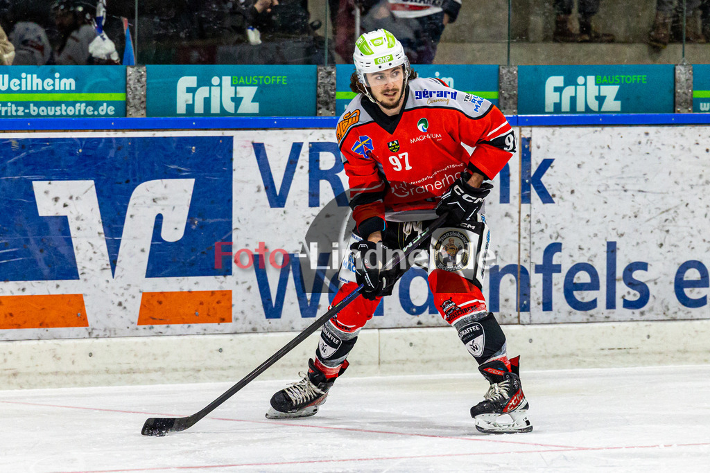 TSV Peißenberg Miners vs ESC Kempten SHARKS | Eishockey Bayernliga 2023/2024, TSV Peißenberg Miners vs ESC Kempten SHARKS, 20240121,
Lynnden PASTACHAK (Miners 97) in Aktion,
2024-01-21 in Peißenberg (Eisstadion)
97 Lynnden PASTACHAK (Miners 97)
Copyright: WolfgangxLindner foto-lindner.de