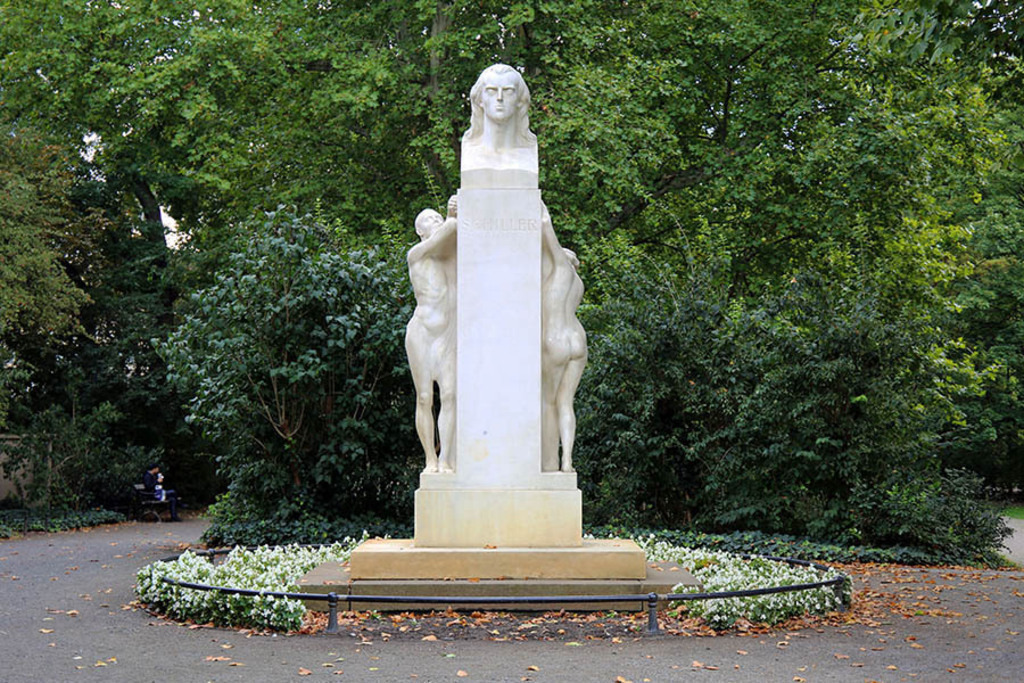 Foto: Leipzig - Schiller-Denkmal | Das Team hinter BILDLEXIKON LEIPZIG bündelt historische wie aktuelle Informationen über die Stadt Leipzig in Text und Bild auf einer Plattform und stellt diese der interessierten Öffentlichkeit zur Verfügung.