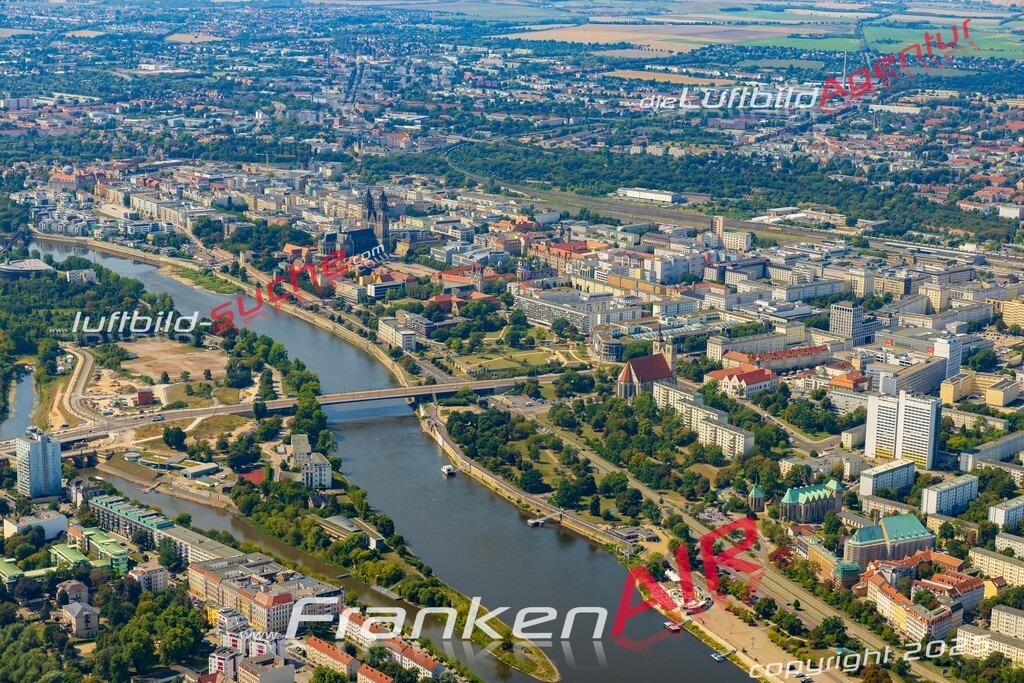 Neue Strombrücke Magdeburg Bild- Das Luftbild wurde 2025 vom UL-Flugzeug heraus erstellt ( keine Drohne bzw. Drohnenaufnahme ) - Hochauflösende Luftaufnahme -Nicht vergleichbar mit Google Maps oder Satelittenbilder- Die Geschenkidee !Mit Lizenz und Bildrechte bestellbar - CC