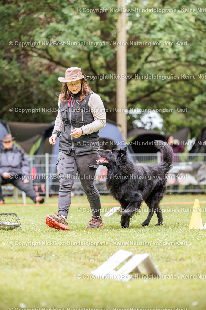 RO-Blumenthal-2026-Nickbest-Hundefotografie-1503 | Dein Hund! Dein Moment! Deine Erinnerungen! Hundefotografie in Bremen Blumenthal. Ich fange die besonderen Momente deines Vierbeiners ein – ob Indoor mit Blitzanlage oder in der freien Natur. Sicher dir dein Moment und dein Termin für eure Erinnerungen.