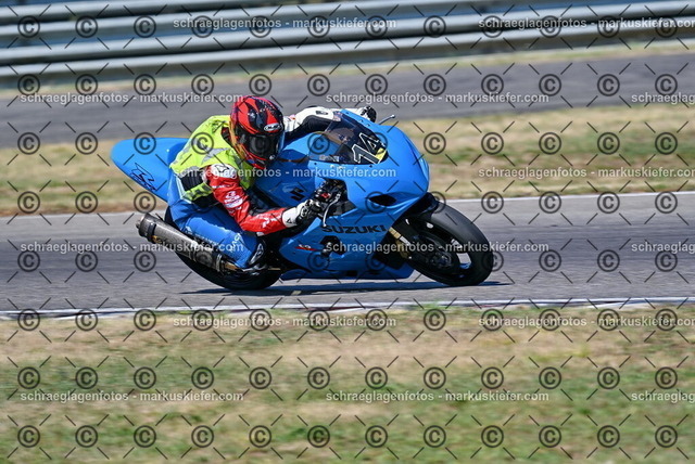 26bt04-0550 | markuskiefer.com - Realisiert mit Pictrs.com