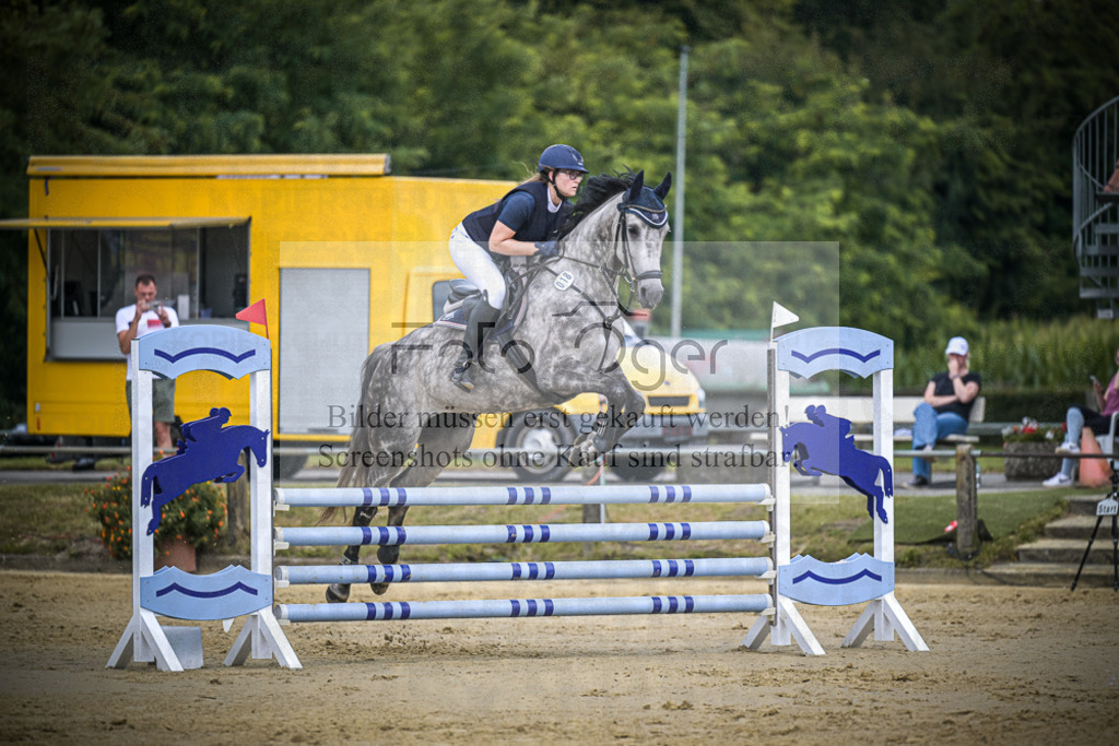 DOS_8633 | Entdecke hochwertige Reitturnierfotos von Foto Oger. Professionell, emotional und authentisch – jetzt Lieblingsmomente im Shop bestellen.Deutschlandweite Turnierfotografie. - Realisiert mit Pictrs.com