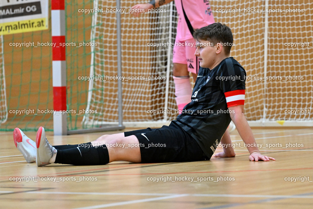 Carinthia Flamengo Futsal Club vs. Dynamo Triestingtal | #7 Florian Hönigsberger Dynamo Triestingtal, Carinthia Flamengo Futsal Club vs. Dynamo Triestingtal, Carinthia Flamengo Futsal Club vs. Dynamo Triestingtal am 29.12.2024 in Villach (Ballspielhalle St. Martin), Austria, (Photo by Bernd Stefan)