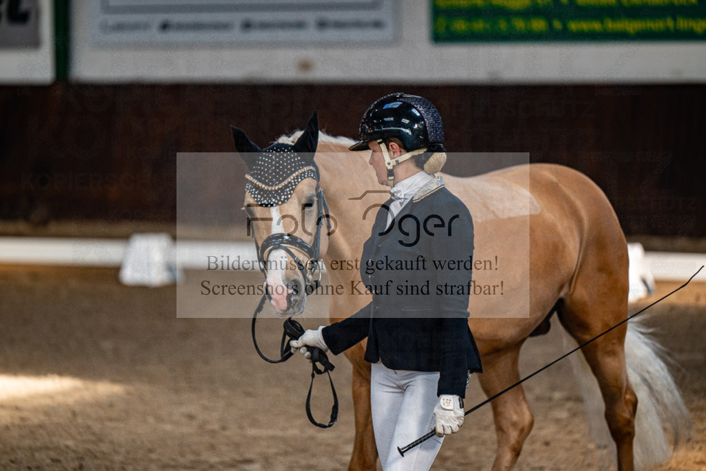20240308-DOS_4208 | Entdecke hochwertige Reitturnierfotos von Foto Oger. Professionell, emotional und authentisch – jetzt Lieblingsmomente im Shop bestellen.Deutschlandweite Turnierfotografie. - Realisiert mit Pictrs.com