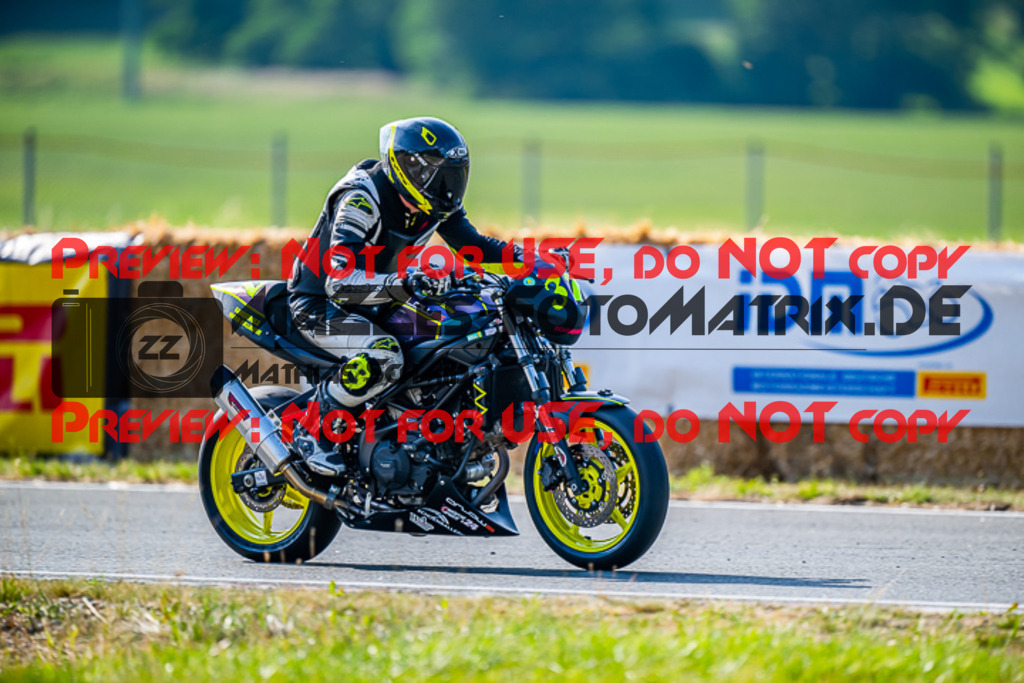 MaZZes_FotoMatrix_220722_9723 | TWIN