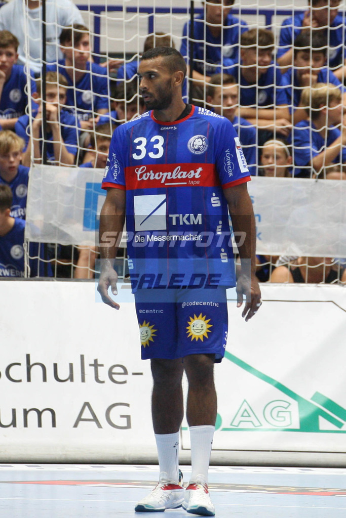 Bergischer HC - TSV Hannover-Burgdorf | Djibril M´Bengue -  © Sportfoto-Sale (MK) - Realisiert mit Pictrs.com