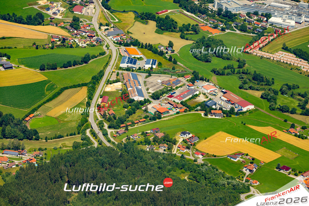 Die Luftaufnahme Unterberging - Geiersthal wurde 2022 vom Flugzeug aus (keine Drohne) erstellt. Hohe Auflösung -für große Poster und Wandbilder geeignet - Garantiert!