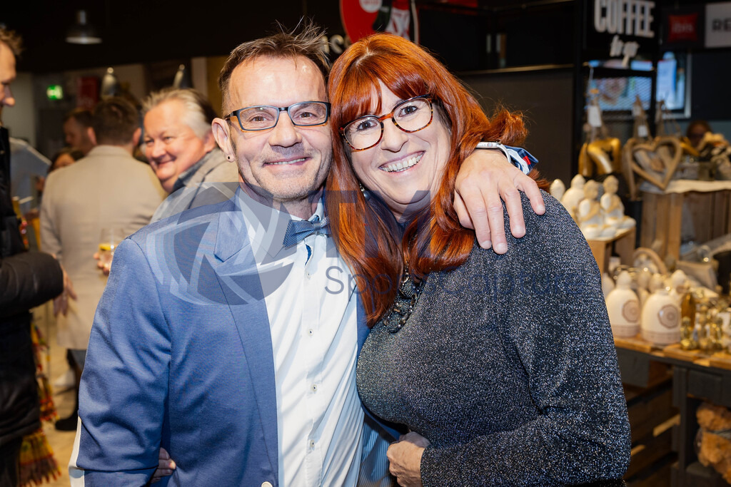 TP-20241213-0109 | VILLACH,AUSTRIA,10.DEC.24 - ICE HOCKEY - ICE Hockey League, Villacher SV vs EC Red Bull Salzburg. Image shows Photo: GEPA pictures/ Matthias Trinkl