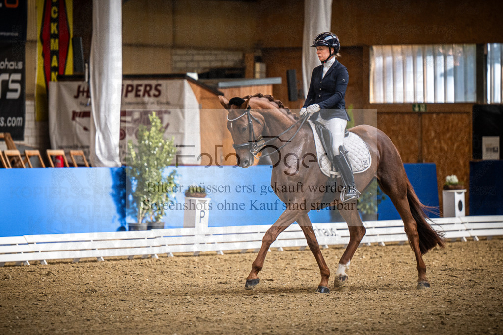 DOS_0634 | Entdecke hochwertige Reitturnierfotos von Foto Oger. Professionell, emotional und authentisch – jetzt Lieblingsmomente im Shop bestellen.Deutschlandweite Turnierfotografie. - Realisiert mit Pictrs.com
