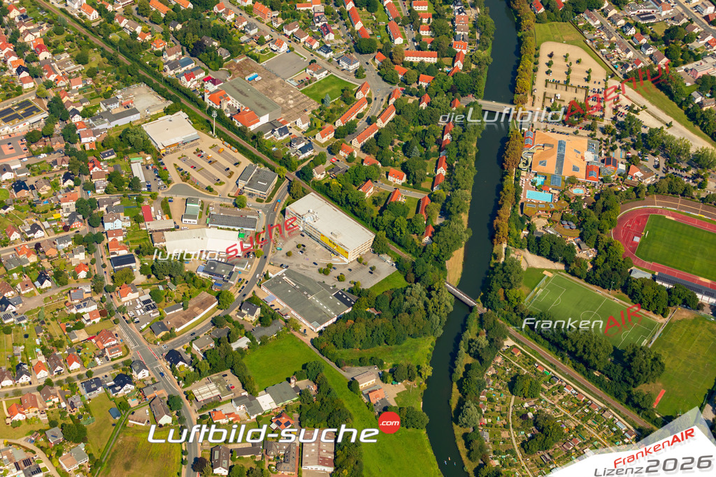 Neue Luftbildaufnahme der Stadt Herford - Das Luftbild wurde 2025 vom UL-Flugzeug heraus erstellt ( keine Drohnenaufnahme ) - Hochauflösende Luftaufnahme - für Wandbilder und großformatige Ausdrucke geeignet. Das besondere Geschenk!Hier alle&nbsp;Infos zur Lizenzierung der LuftaufnahmeWir fliegen auch dieses Jahr wieder in Ihre Region um Luftbilder zu erstellen.- Luftbild anfragen