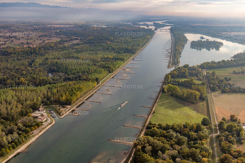 Luftbild: Port de Beinheim im Ortsteil Plittersdorf in Rastatt im Bundesland Baden-Württemberg in Deutschland. Foto: IMG_112033.jpg vom 11.10.2018 durch Werner Riehm/FLY-FOTO.de