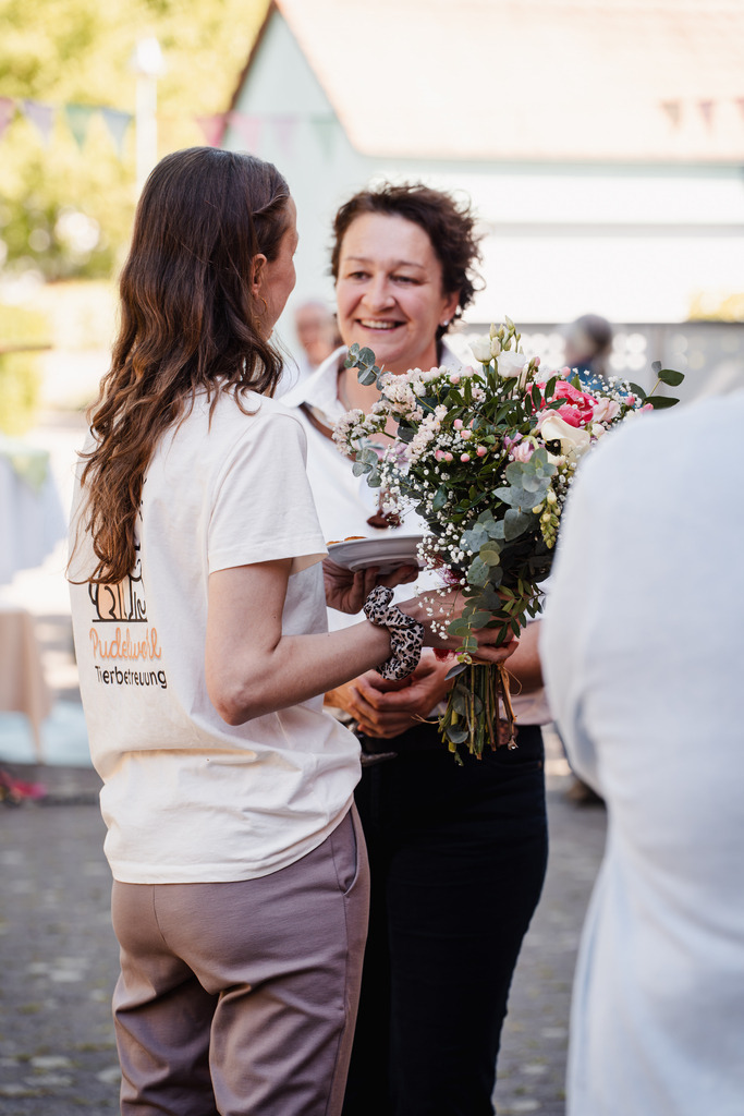 20260426-118 | MuT (Mensch und Tier) mit Mona - Fotografie und Tierkommunikation - Realisiert mit Pictrs.com