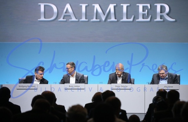 020217Ho375 | Wolfgang Bernhard, Bodo Uebber, Dieter Zetsche, Joerg Howe
 / Jahrespressekonferenz der Daimler AG, Germany, Carl Benz Center, Stuttgart, 20170202