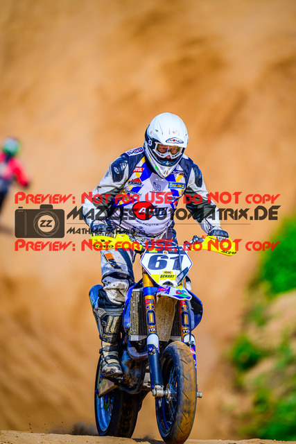 MaZZes_FotoMatrix_240511_6007705_9789 | UE40