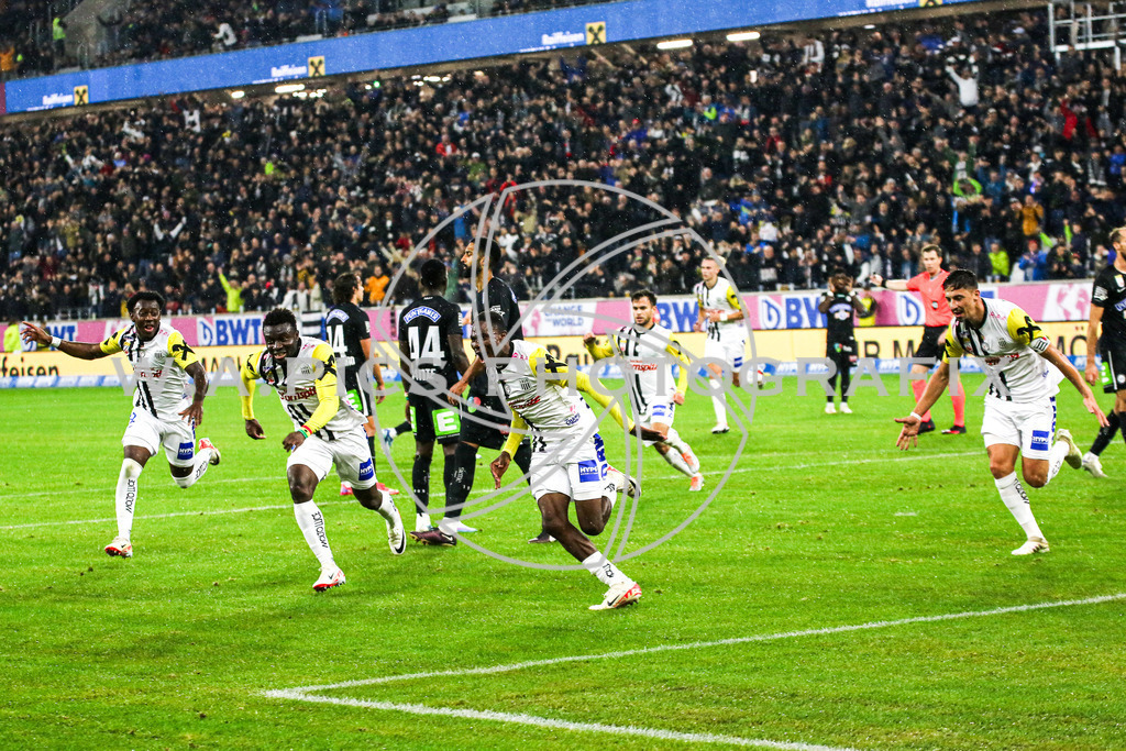 LASK Linz - SK STURM GRAZ | LINZ,AUSTRIA,05.NOV.23 - ADMIRAL BUNDESLIGA, LASK LINZ - SK STURM GRAZ, Image shows: the rejoicing of Moses USOR (LASK).
Photo: Sportmediapics.com/ Andreas Willdoner