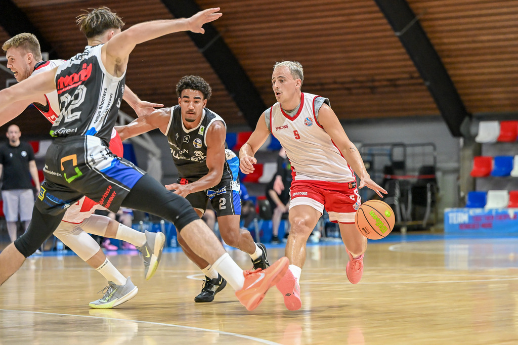 rsk_031 | Fotos von Basketballspielen aus dem Raum NRW fotografiert von Gero Mueller-Laschet und Daniel Schaefer - Realisiert mit Pictrs.com