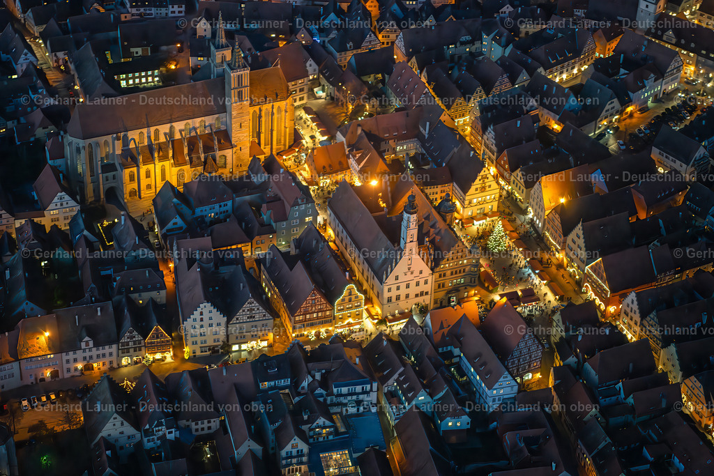3906297 | weihnachtliches Rothenburg bei Nacht