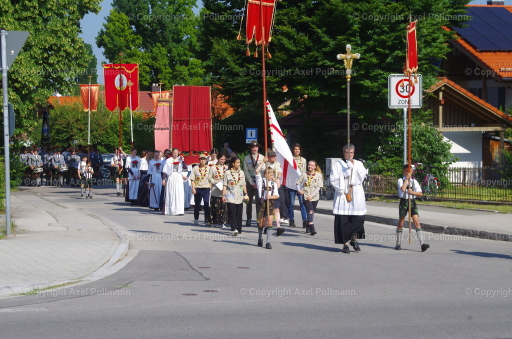 IMGP3102 | fotografiert von Axel PollmannLeonhardi Wallfahrt Benediktbeuern und Murnau, Fronleichnam, Fasching, Landschaft im Loisachtal und Benediktbeuern  - Realisiert mit Pictrs.com