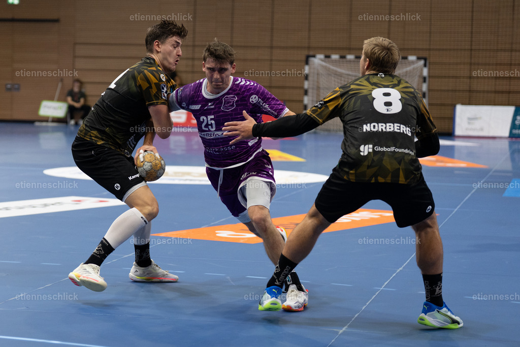 HC Elbflorenz 2006 - TV 05/07 Hüttenberg, 2. Handball-Bundesliga, 6. Spieltag | Im Bild: Torsten Anselm (25, Hüttenberg) beim Angriff04.10.2026, HC Elbflorenz 2006 - TV 05/07 Hüttenberg, 2. Handball-Bundesliga, 6. Spieltag, Deutschland, Dresden, BallsportArena Dresden