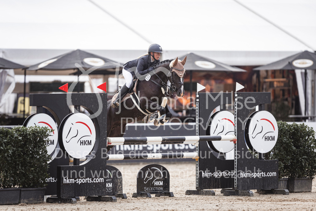 240906_BuCha_PonyA-5j-152 | Deine schönsten Turniermomente als professionelle Fotos! Entdecke hochwertige Pferdesport-Fotografie im Online-Shop. Jetzt Fotos finden & bestellen!