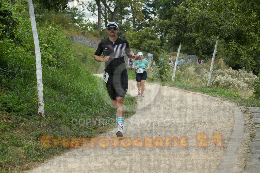 250824_1428_EX1_6344 | Sportfotografie im Rhein-Sieg Kreis, Köln, Bonn, NRW, Rheinland Pfalz, Hessen, etc. Unser Tätigkeitsfeld umfasst den Laufsport vom Volkslauf über den Marathon, Duathlon, Triathon bis zum Ultralauf wie Kölnpfad Ultra oder Schindertrail.