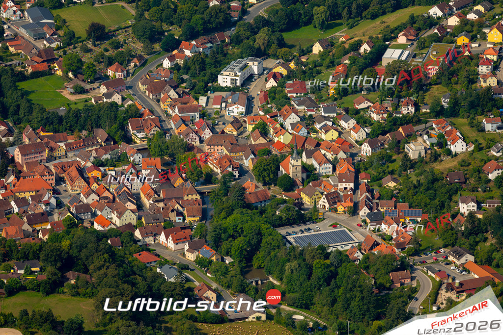 Das Luftbild zeigt :  Emskirchen - Die Luftaufnahme wurde 2024 vom UL-Flugzeug aus erstellt ( keine Drohne ) - Hochauflösende Luftaufnahme - Für grossformatige Ausdrucke geeignet. Die Geschenkidee !Mit Lizenz und Bildrechte bestellbar