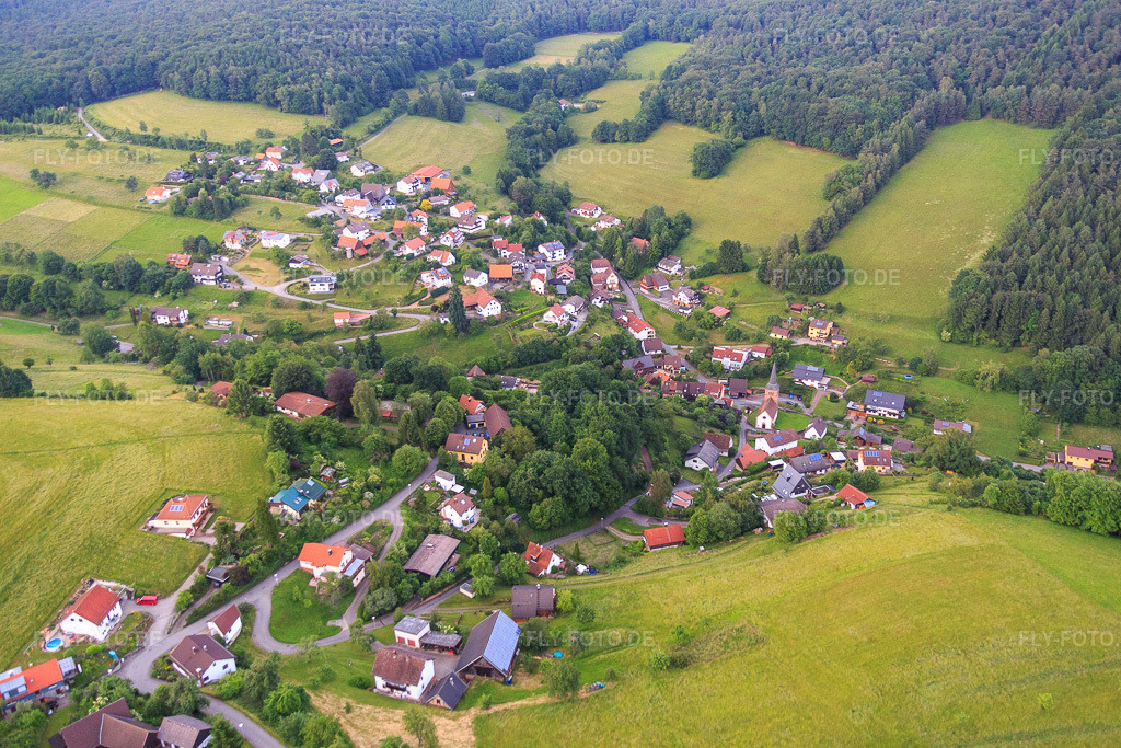 Luftbild: Dorfmitte im Ortsteil Brombach in Eberbach im Bundesland Baden-Württemberg in Deutschland. Foto: IMG_089488.jpg vom 10.06.2016 durch Werner Riehm/FLY-FOTO.de