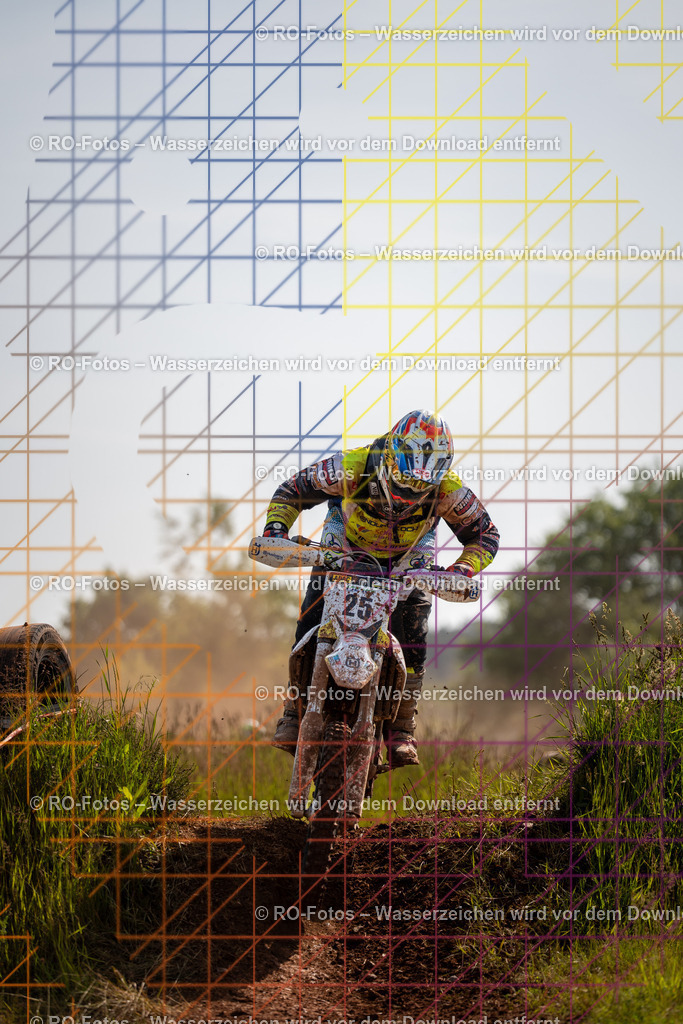Wolfshausen 4 Lauf -972 | Sportfotografie von RO-Fotos: Motorsport, Motocross, Enduro, Laufveranstaltungen und Triathlon. Professionelle Fotos von Sportlern und Events. - Realisiert mit Pictrs.com