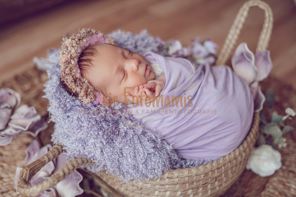 Amalia fertig-98 | Die Fotomamis – Eure Fotografen für Babybauch-, Neugeborenen-, Familien-, Kindergarten- und Hochzeitsfotografie. Mit Feingefühl, Leidenschaft & Liebe zum Detail.