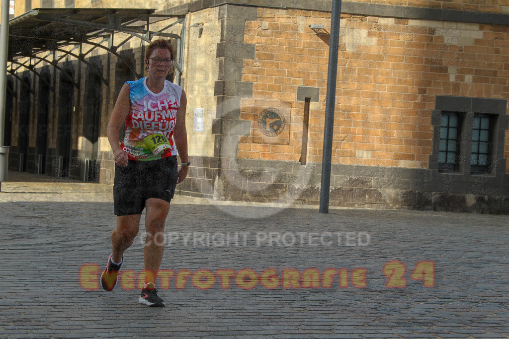 250920_1554_EV4_9634 | Sportfotografie im Rhein-Sieg Kreis, Köln, Bonn, NRW, Rheinland Pfalz, Hessen, etc. Unser Tätigkeitsfeld umfasst den Laufsport vom Volkslauf über den Marathon, Duathlon, Triathon bis zum Ultralauf wie Kölnpfad Ultra oder Schindertrail.
