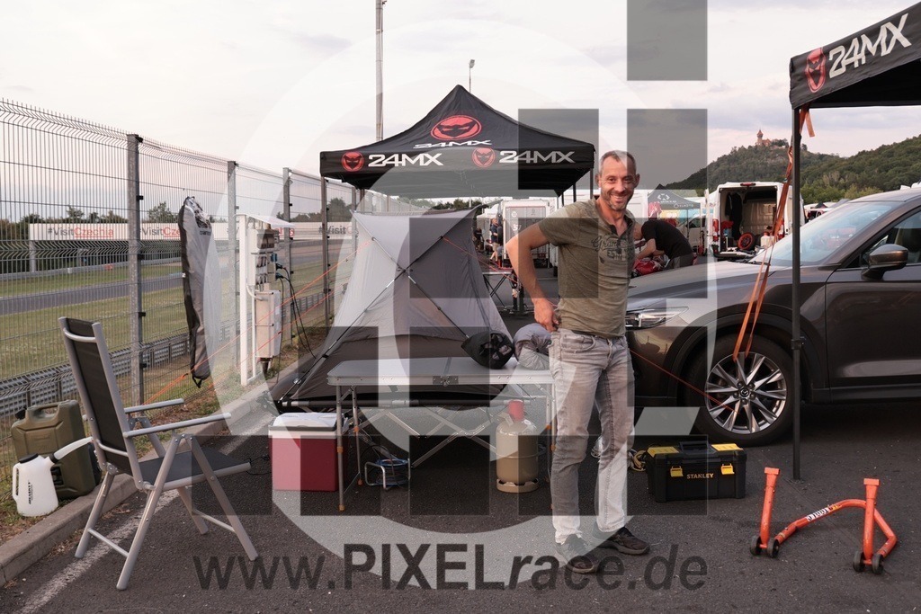 social-20250822_00017 | Schöne Erinnerungen an spannende Momente - das festzuhalten ist unser Job. PIXELrace.de ist seit 2003 auf den Rennstrecken Europas unterwegs um die Action draußen beim Fahren und die wunderbare Stimmung imm Fahrerlager für euch einzufangen.