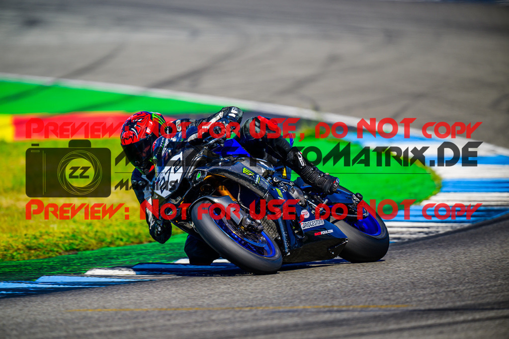 MaZZes_FotoMatrix_240520_6007705_8280 | WEISS