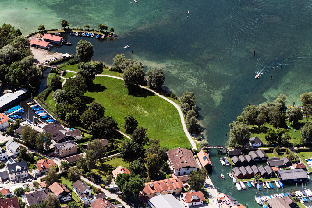 dr__0031642.jpg | STARNBERG 09.08.2019 Segelschiff beim einzigen Ablauf des Starnberger See in die Würm im Hafen in Starnberg im Bundesland Bayern, Deutschland. // Sailboat beim einzigen Ablauf of Starnberger See in die Wuerm in the harbor in Starnberg in the state Bavaria, Germany. Foto: Daniel Reiter