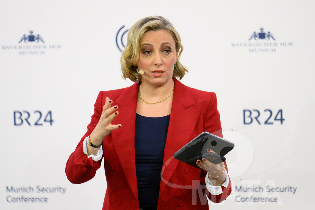 _DWA5897 | MATA IndoCon - Realisiert mit Pictrs.com