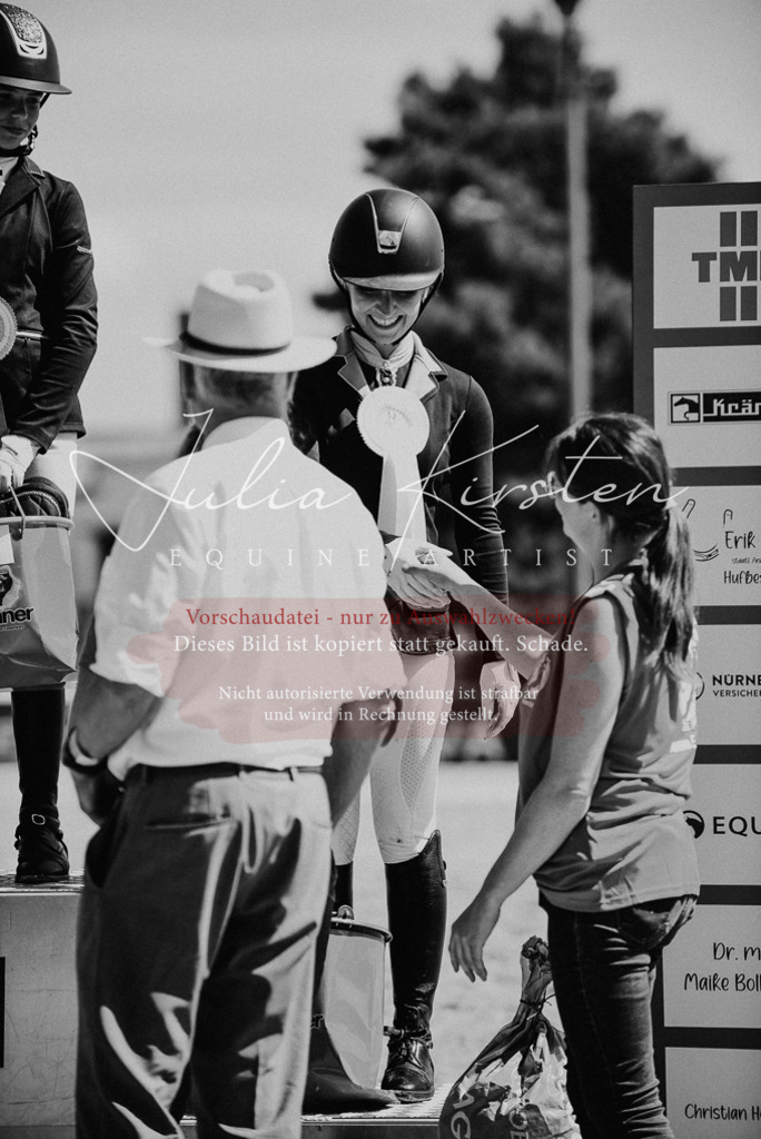 DSC_8850 | Pferde- und Turnierfotografie in Westsachsen. Pferdeportraits, Auftragszeichnungen und intuitive Kunst.