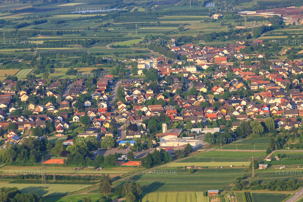 Luftbild: Hohenrainweg im Ortsteil Urloffen in Appenweier im Bundesland Baden-Württemberg in Deutschland. Foto: IMG_28920.jpg vom 14.06.2010 durch Werner Riehm/FLY-FOTO.de